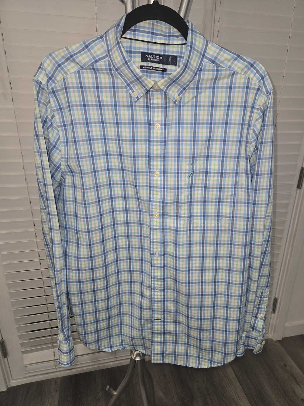 Nautica Men's Blue & Green Plaid Button-Down Shirt